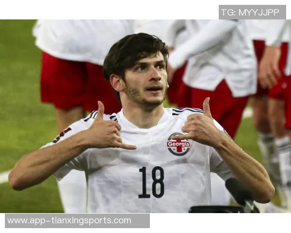 克瓦拉茨赫利亚荣膺格鲁吉亚年度最佳球员再创辉煌成就第四次获奖