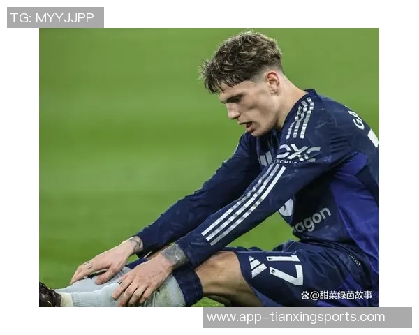 天空体育报道曼联切尔西争抢桑德兰中场萨迪基已询问转会费情况